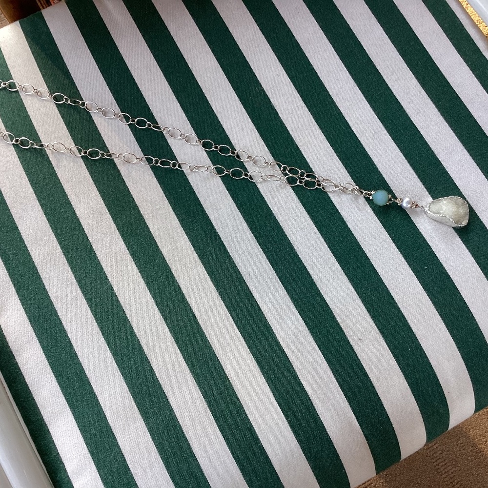 Ss necklace with druzy pendant